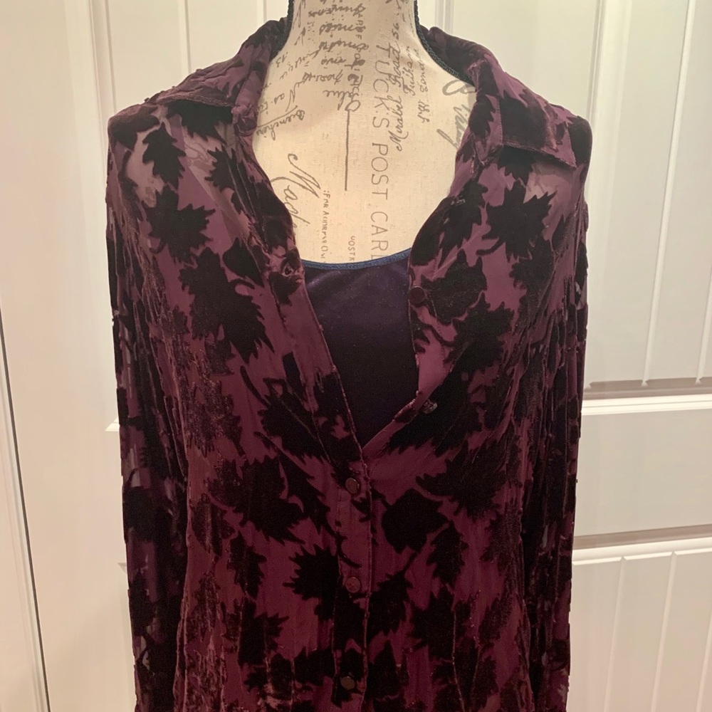 Velvety cami & button down top w/velvety leaves